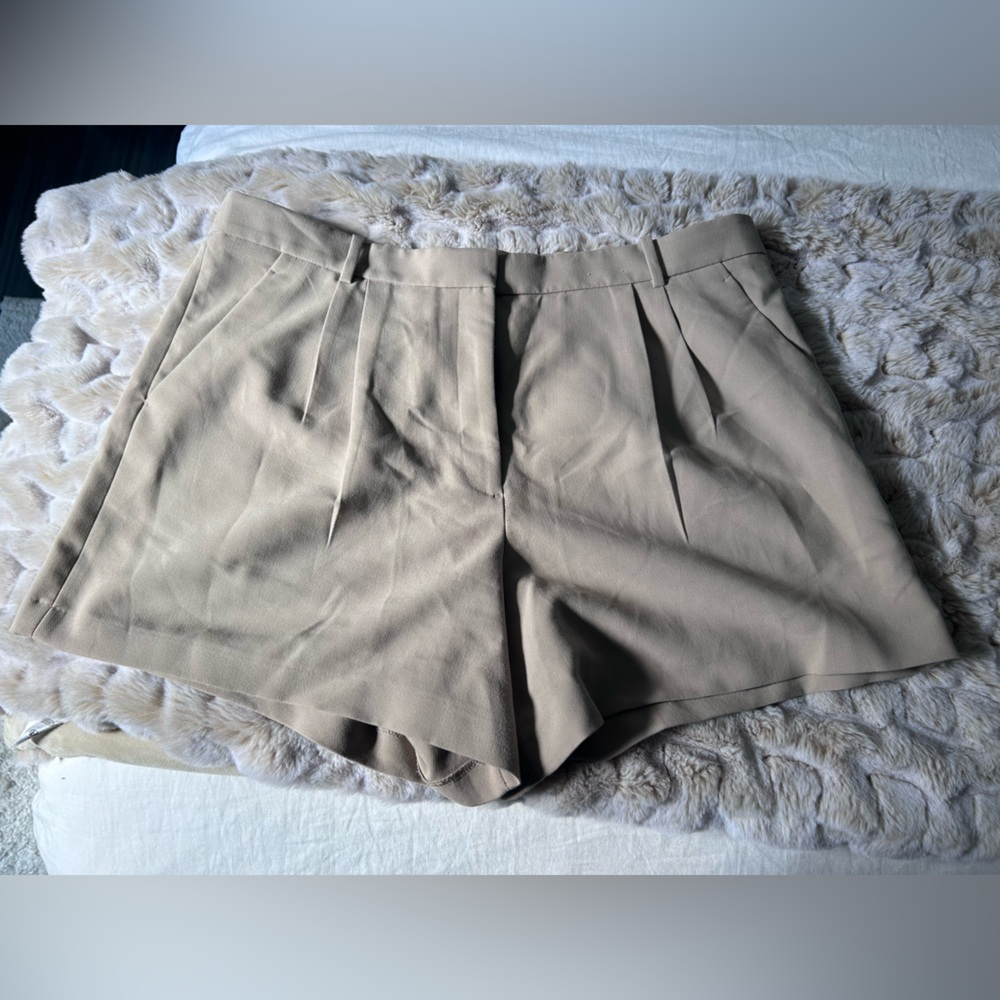 Abercrombie and Fitch Beige Sloane Shorts